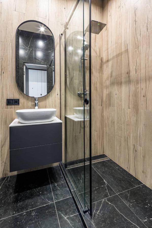 Куліша 12 Appartement Lviv Buitenkant foto